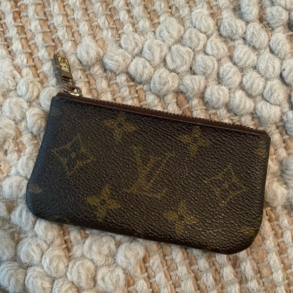 Authentic Louis vuitton key pouch - Picture 4 of 12